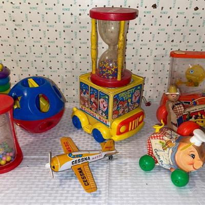 D18-Misc Vintage Toy Lot