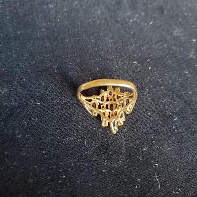 Sapphire and Diamond Ring set in 14K gold