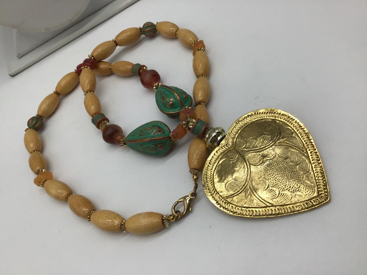 LR Lady Remington Colorful Medallion Necklace Wooden Beads