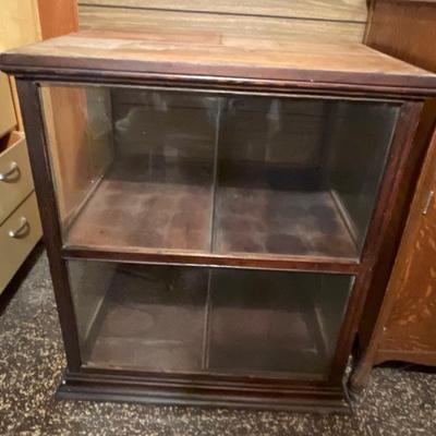 D39-Glass display cabinet