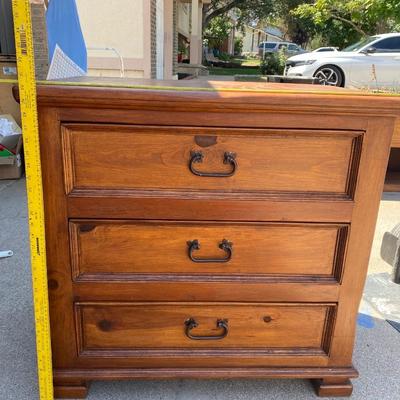 3 drawer bedside dresser