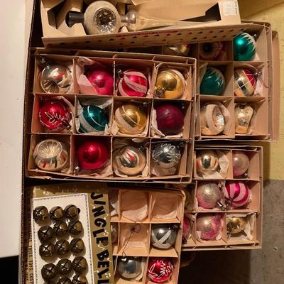 Z8-Vintage Ornaments