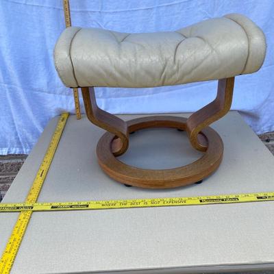 Foot stool/ottoman