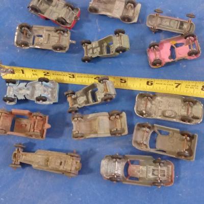 LOT 104  LOT OF OLD TOOTSIE TOY CARS