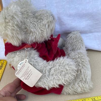 Gen-too-wine Boydâ€™s teddy bear
