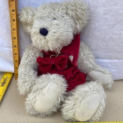 Gen-too-wine Boydâ€™s teddy bear