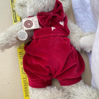 Gen-too-wine Boydâ€™s teddy bear