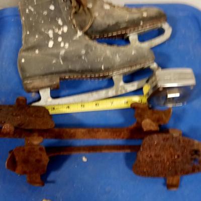 LOT 109  TWO PAIRS OF VINTAGE ICE SKATES