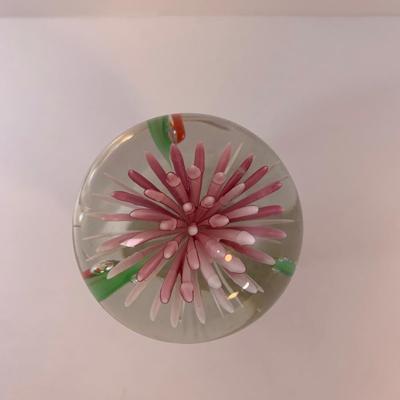 Lot 58 Vintage Chinese paperweight