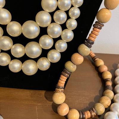 10 piece large bead vintage necklace a lot
