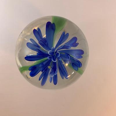 Lot 61 Unbranded Blue flower