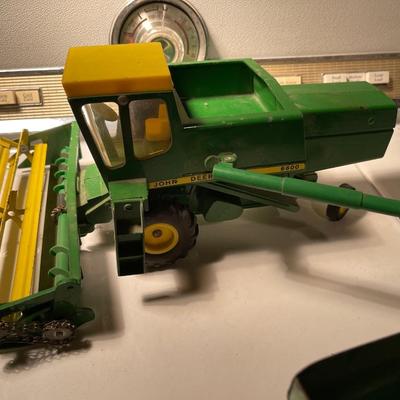 W8-John Deere Equipment