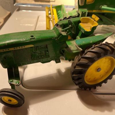 W8-John Deere Equipment