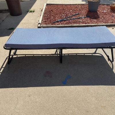 Twin folding bed/cot