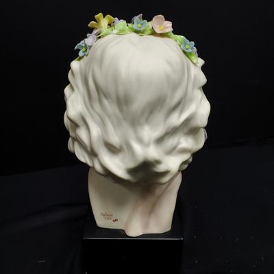 Cybis Bust - Robyn -- Rare