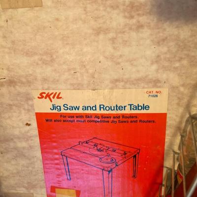 W18-Miscellaneous hardware and tool lot