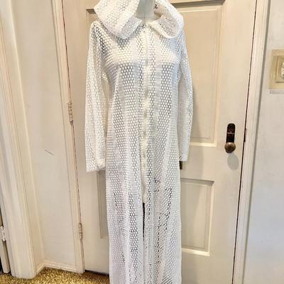 LOT 207  VINTAGE HOODED FULL LENGTH COVER UP SIZE M