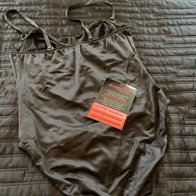 LOT 216  NEW NEVER WORN SIZE XL SHAPEWARE SHAPE FX