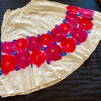 LOT 217   VINTAGE PAINTED BORDER SKIRT MADE IN GREESE