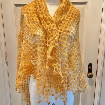 LOT 219  VINTAGE MARIGOLD OPEN CROCHET SHAWL