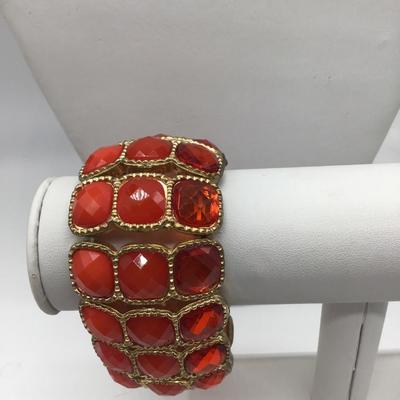 Vintage Metal  Chunky Gold tone Wide Stretch Coral  Square Lucite  Type Bracelet
