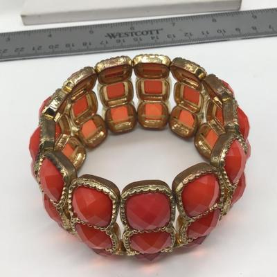 Vintage Metal  Chunky Gold tone Wide Stretch Coral  Square Lucite  Type Bracelet