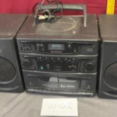 Stereo with Speakers
