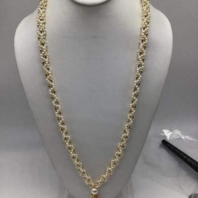 Light Weight Faux Pearl Gold Tone Tassel Necklace