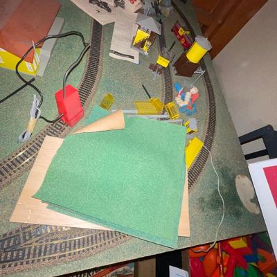 T36-Train table and Train accessories