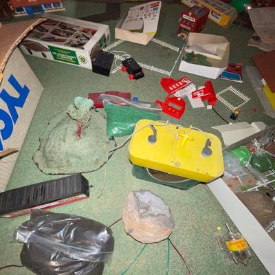 T36-Train table and Train accessories