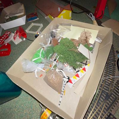 T36-Train table and Train accessories