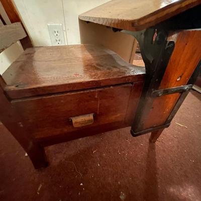 T26-Small school desk