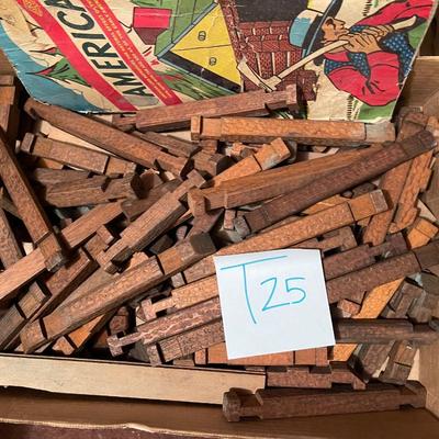 T25-Lincoln logs, blocks and play table