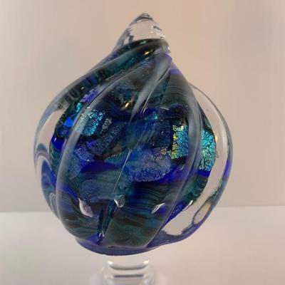 Lot 69 Shell Paperweight