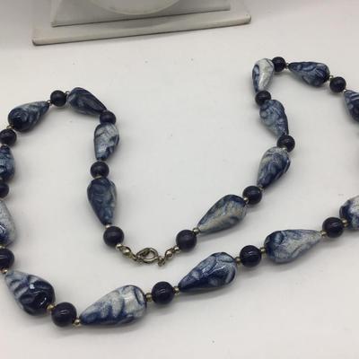 Vintage Mottled Blue Beaded Necklace Geometric Shapes Silver  Tone Spacers