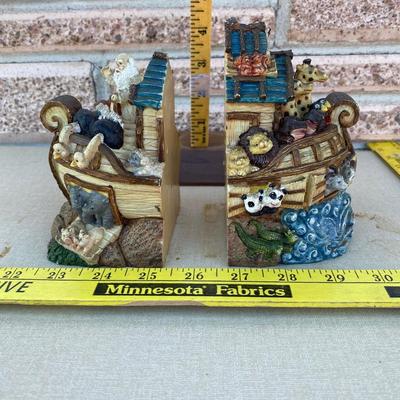 Noahâ€™s ark book ends