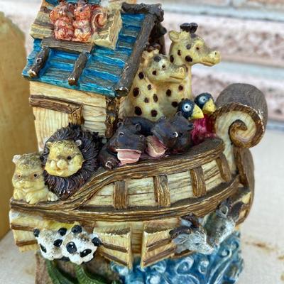 Noahâ€™s ark book ends
