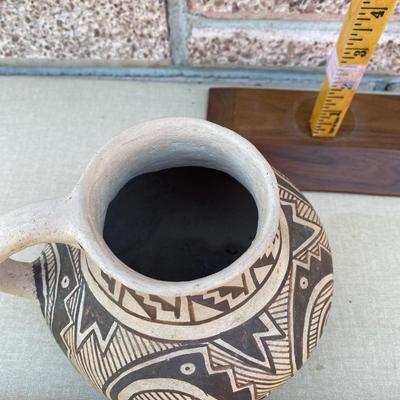 Terra-cotta pot with handle