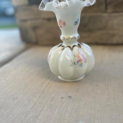 Fenton ruffle vase