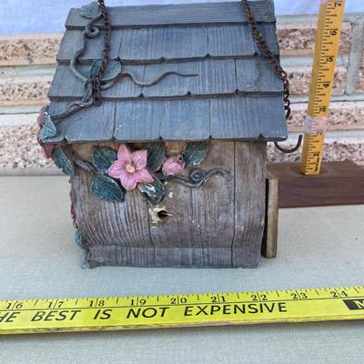 Hanging birdhouse