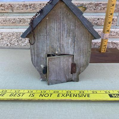 Hanging birdhouse