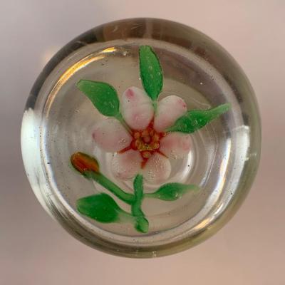 Lot 74 Primrose paperweight