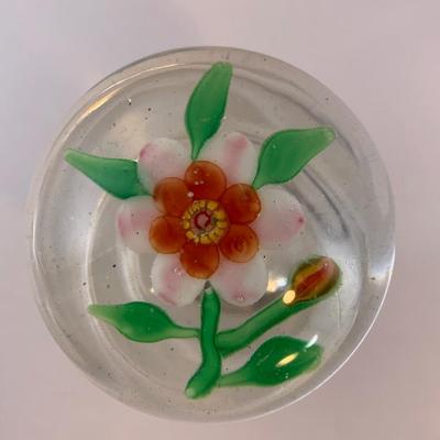 Lot 74 Primrose paperweight