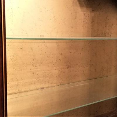 Lot #157  Nice Lighted Display Cabinet - working key/locks
