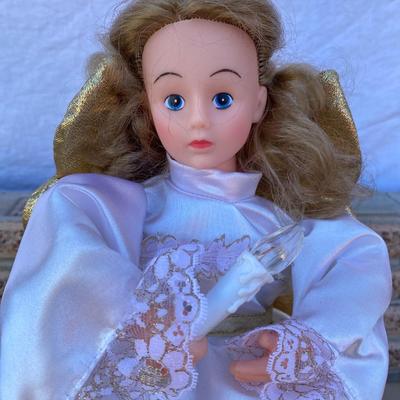 Battery operated angel figurine animated and illuminated