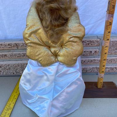 Battery operated angel figurine animated and illuminated