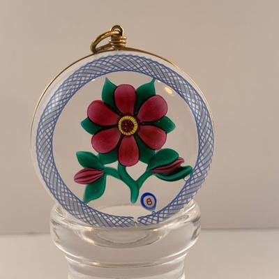 Lot 77 Vintage Glass Pansy pendant