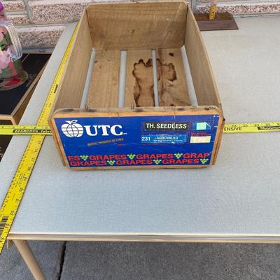 Wood grapes crate
