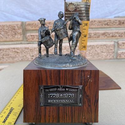 Bicentennial commemorative radio