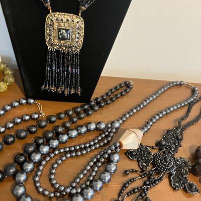 10 piece large bead vintage necklace boutique lot